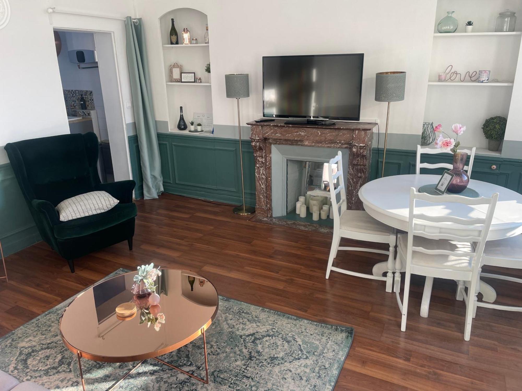 Le Classique Champenois, Centre Ville, Proche Cathedrale Apartment Reims
